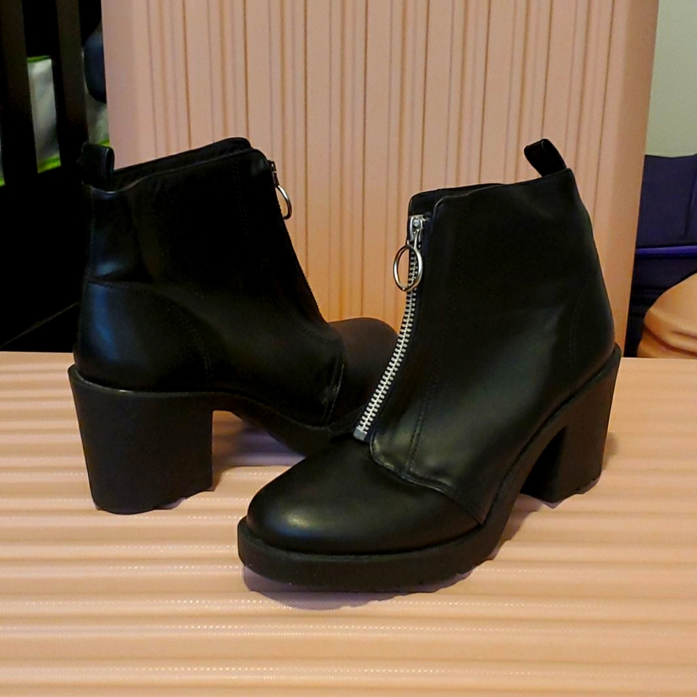 Black Winter Boots